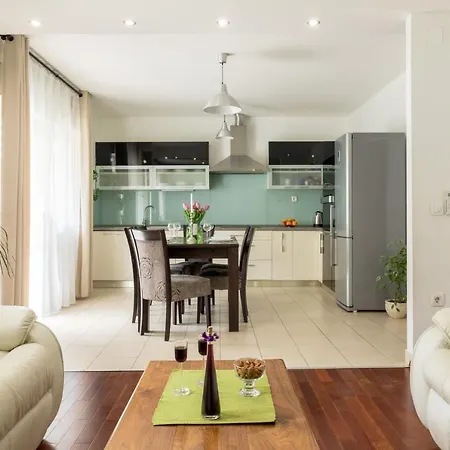 Apartman Kiara Hana * Split