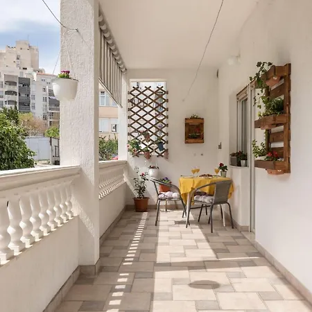 Apartman Apartman Kiara Hana *